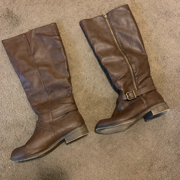 Tall brown fashion boots - Picture 5 of 5